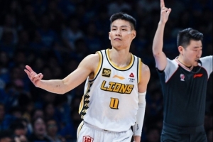 林秉圣：胡金秋真的非常照顾我 他是一个非常努力而又谦逊的球员