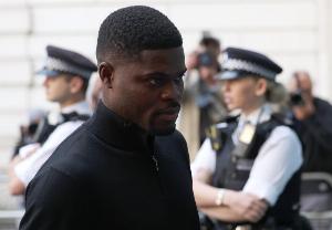 卫报：托马斯将在周三出庭应讯强奸指控，在那之前可能出场踢热刺