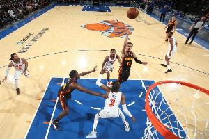 深入基层！特雷-杨：我在纽约溜达时得到了很多喜爱