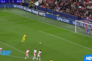 错失扳平良机！博德闪耀获得点球但被扑出，仍0-1布拉格斯拉维亚