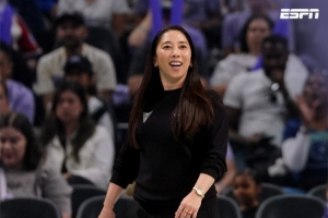 创造纪录！WNBA扩张球队女武神主帅首赛季获年度最佳教练