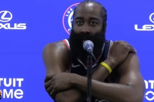 哈登：比尔曾和另外两位球星搭档但效果不理想 我经历过类似情况