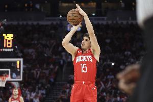 阿门：谢泼德今夏练防守下了苦功夫 期待他新赛季更多发挥