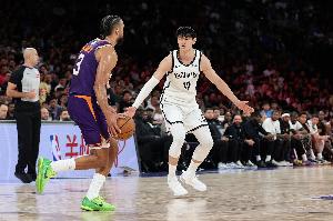 苏群：曾凡博的成长环境和杨瀚森不一样 前者的训练环境亟待改善