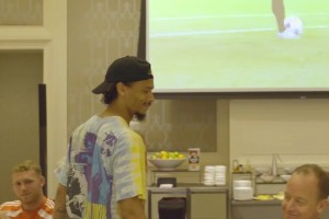 萨内告别仪式上发言：祝愿球队赢下后续比赛并捧得冠军奖杯