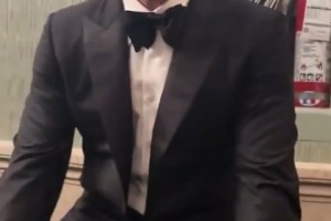 😜春风得意！克莱收到女友梅根送的价值30万美元的名表！