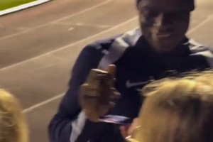 恐怖的阵容！法国队球员的球迷签名时间！